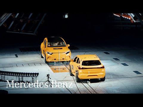 The world&#039;s first public two-car electric crash test by Mercedes-Benz