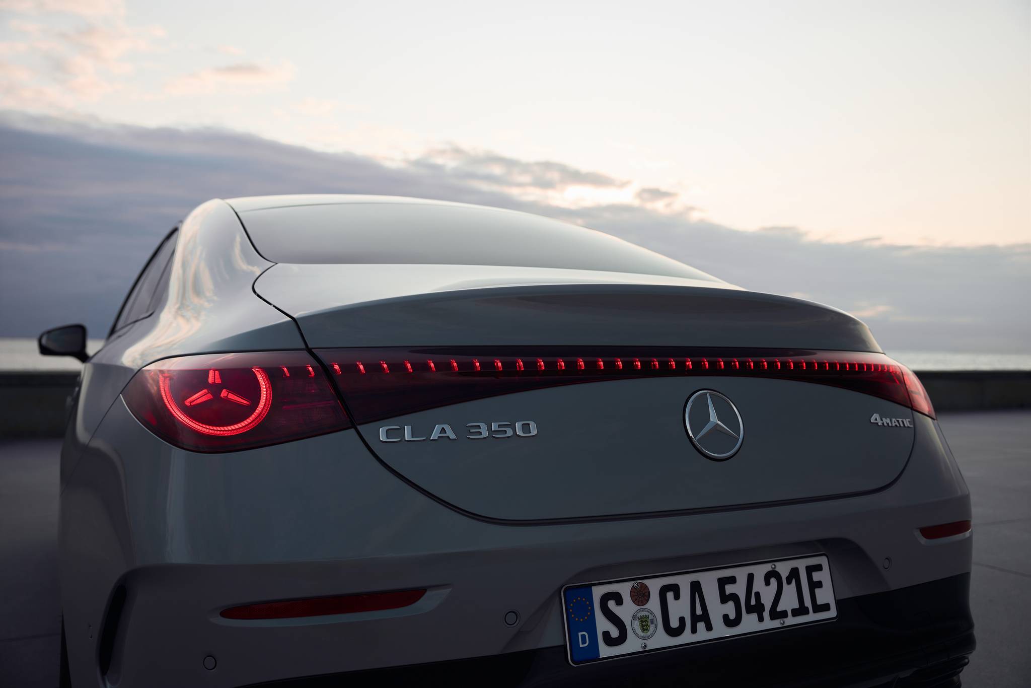 Mercedes-Benz CLA mit EQ Technologie – vier Lackierungen im Fokus
