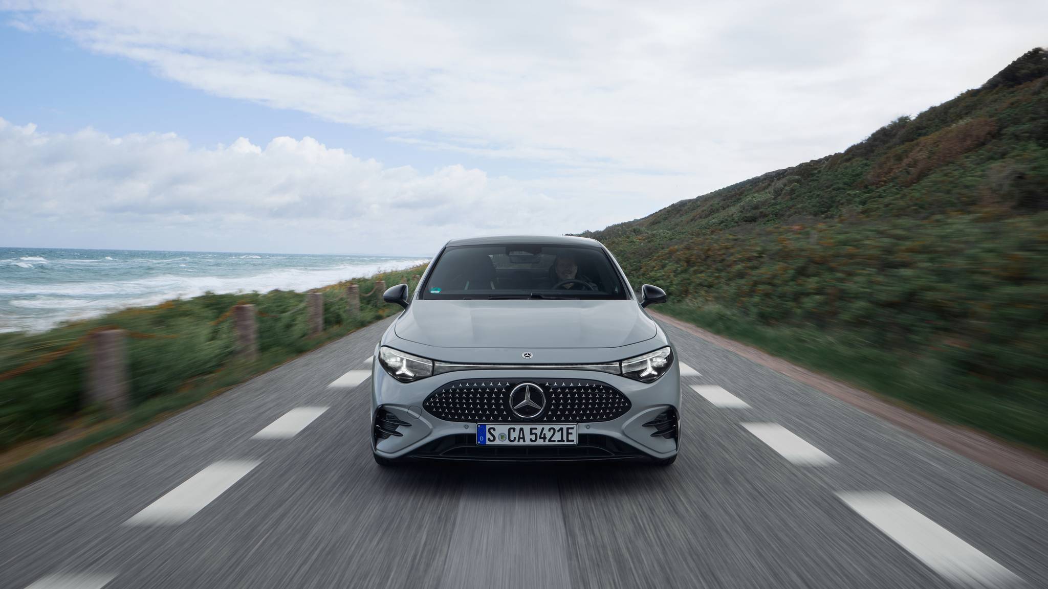 mercedes-benz-cla-mit-eq-technologie-vier-lackierungen-im-fokus