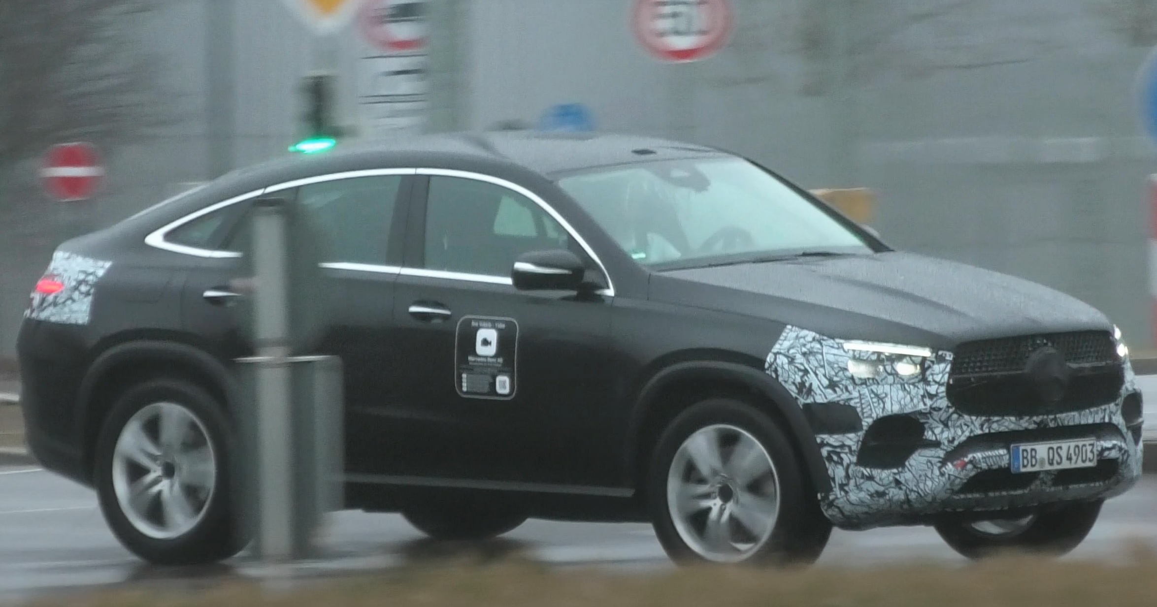 Erlkönig: GLE Coupé Testträger von Mercedes-Benz erwischt
