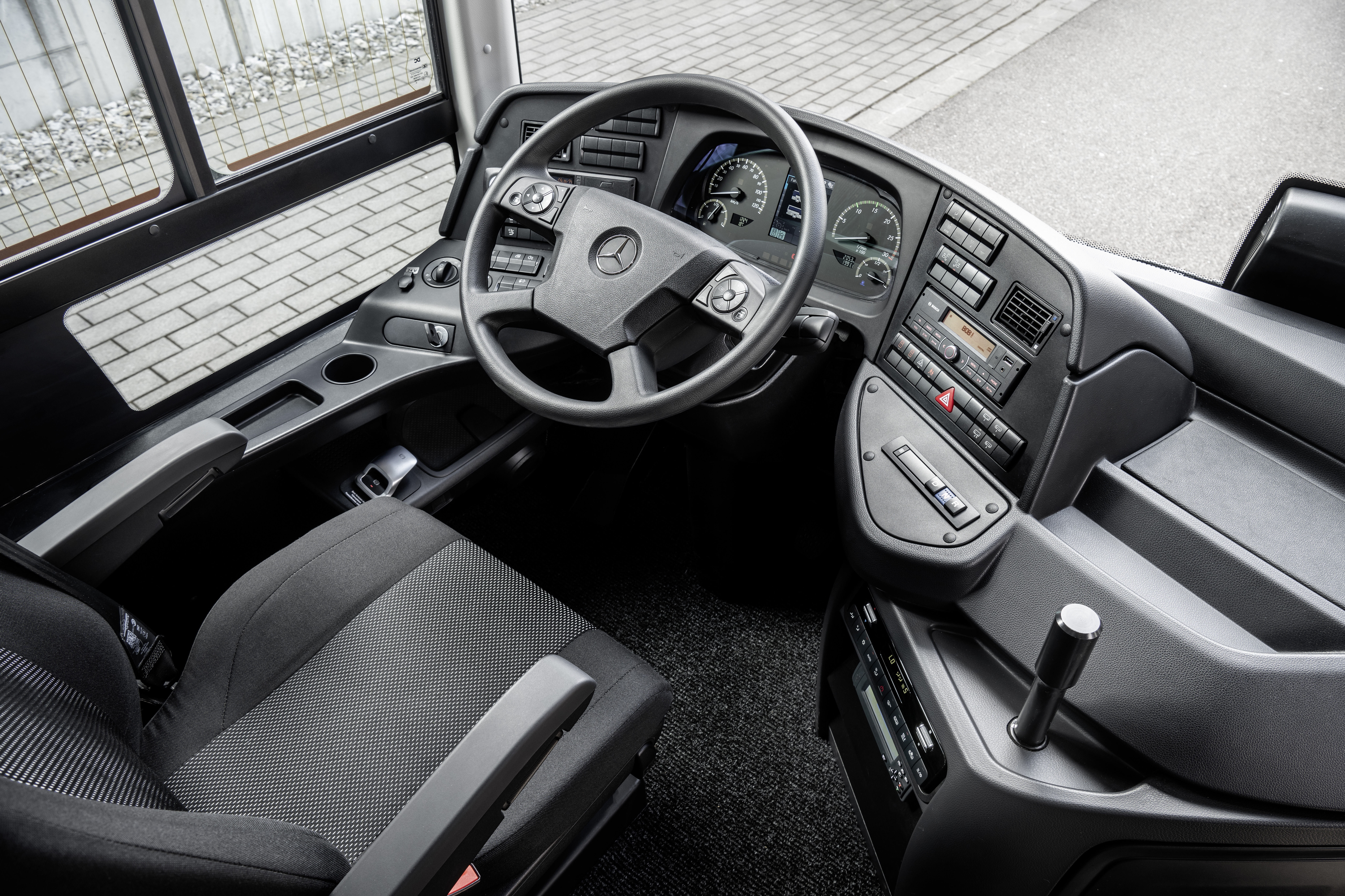 Daimler Truck zeigt den neuen Mercedes-Benz Intouro K hybrid