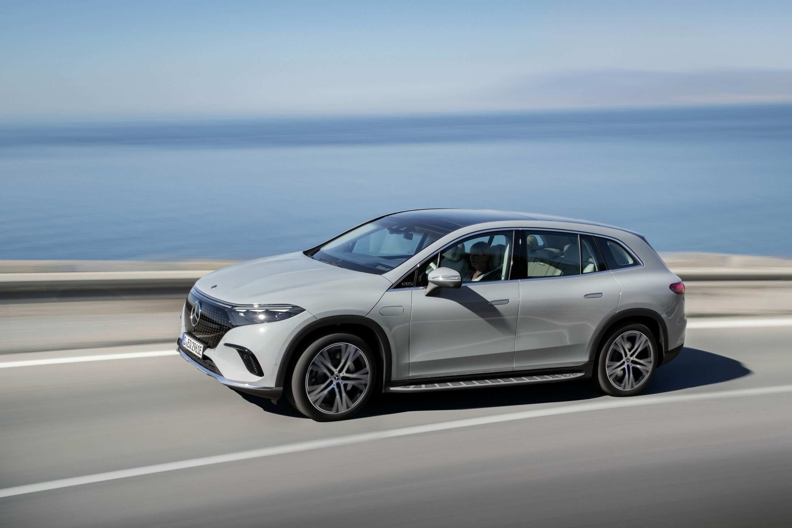 Der EQS SUV: Offizielle Bilder des neuen Mercedes-Benz Modells
