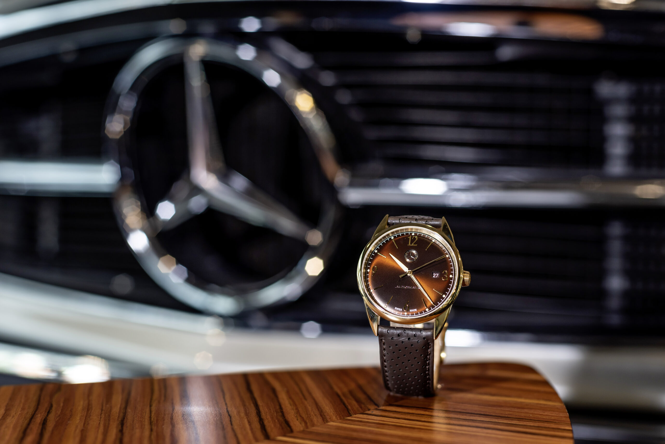 Eine Luxusuhr - das passende Mode-Accessoire zum edlen Mercedes