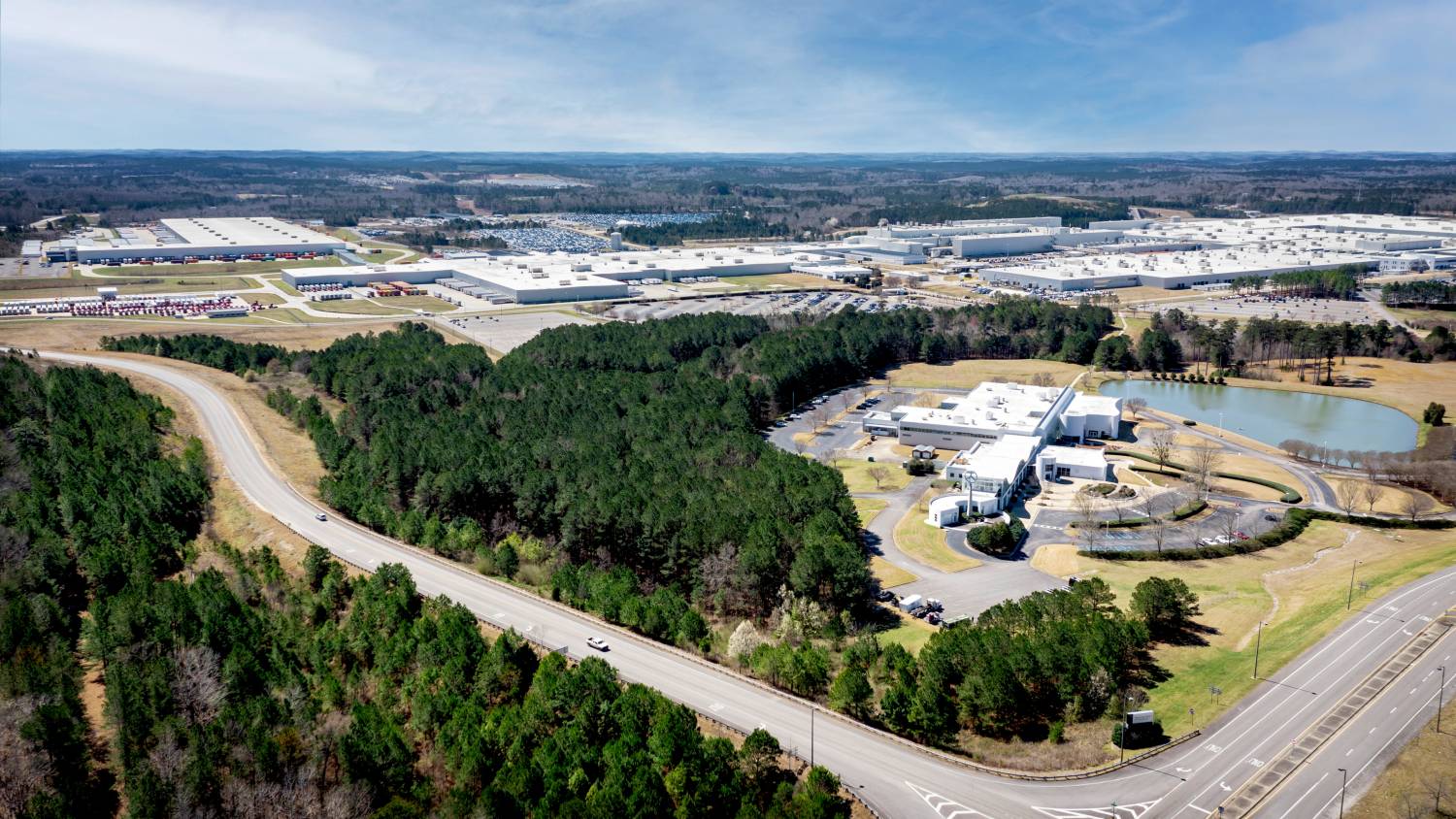 Mercedes-Benz-sichert-sich-CO2-reduzierten-Stahl-f-r-US-Produktion