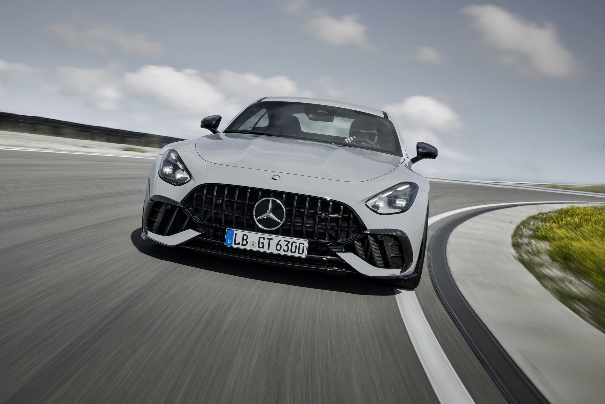 Mercedes-verkauft-im-zweiten-Quartal-weniger-Autos