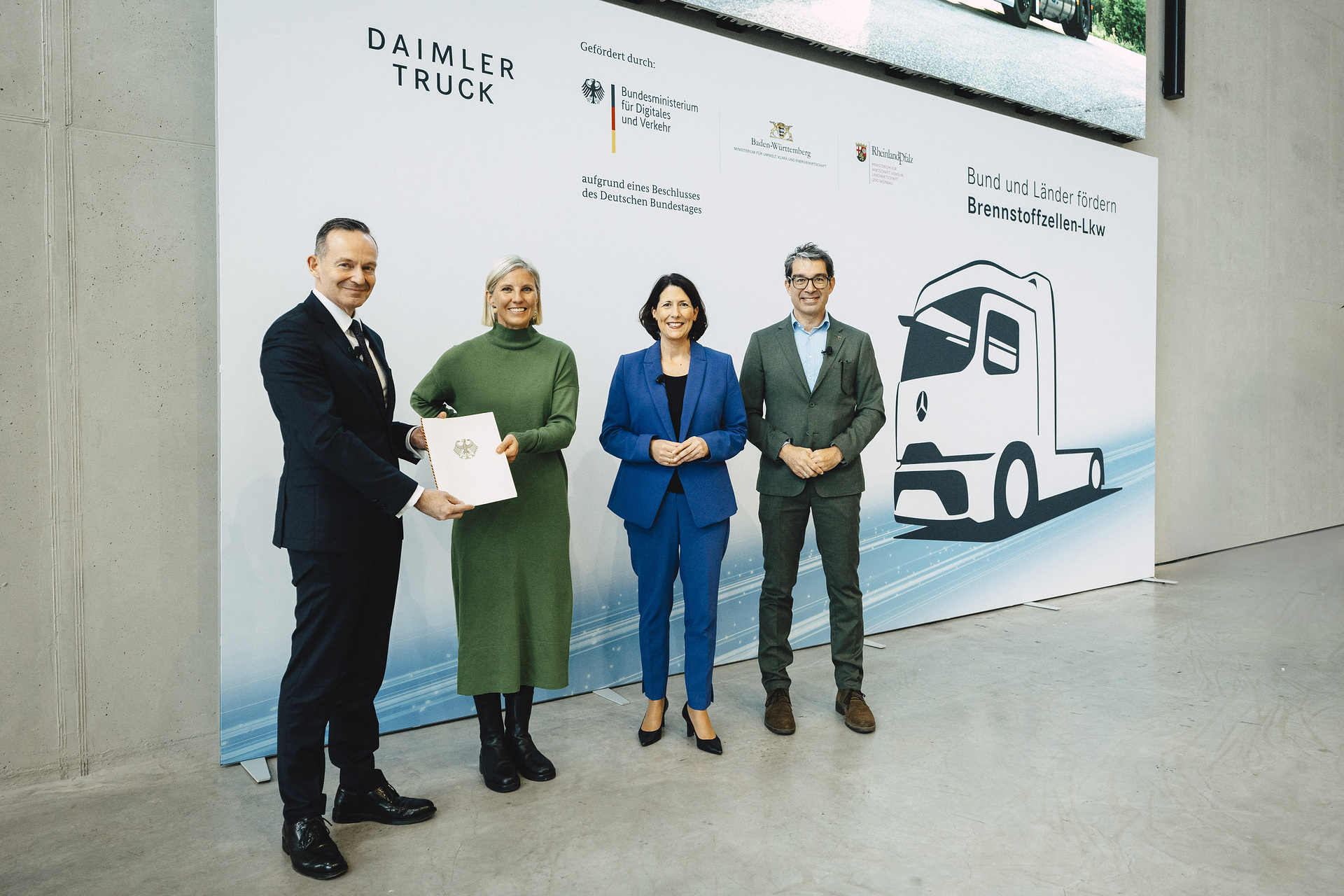 Daimler-Truck-erh-lt-226-Millionen-F-rderung-f-r-Brennstoffzellen-Lkw