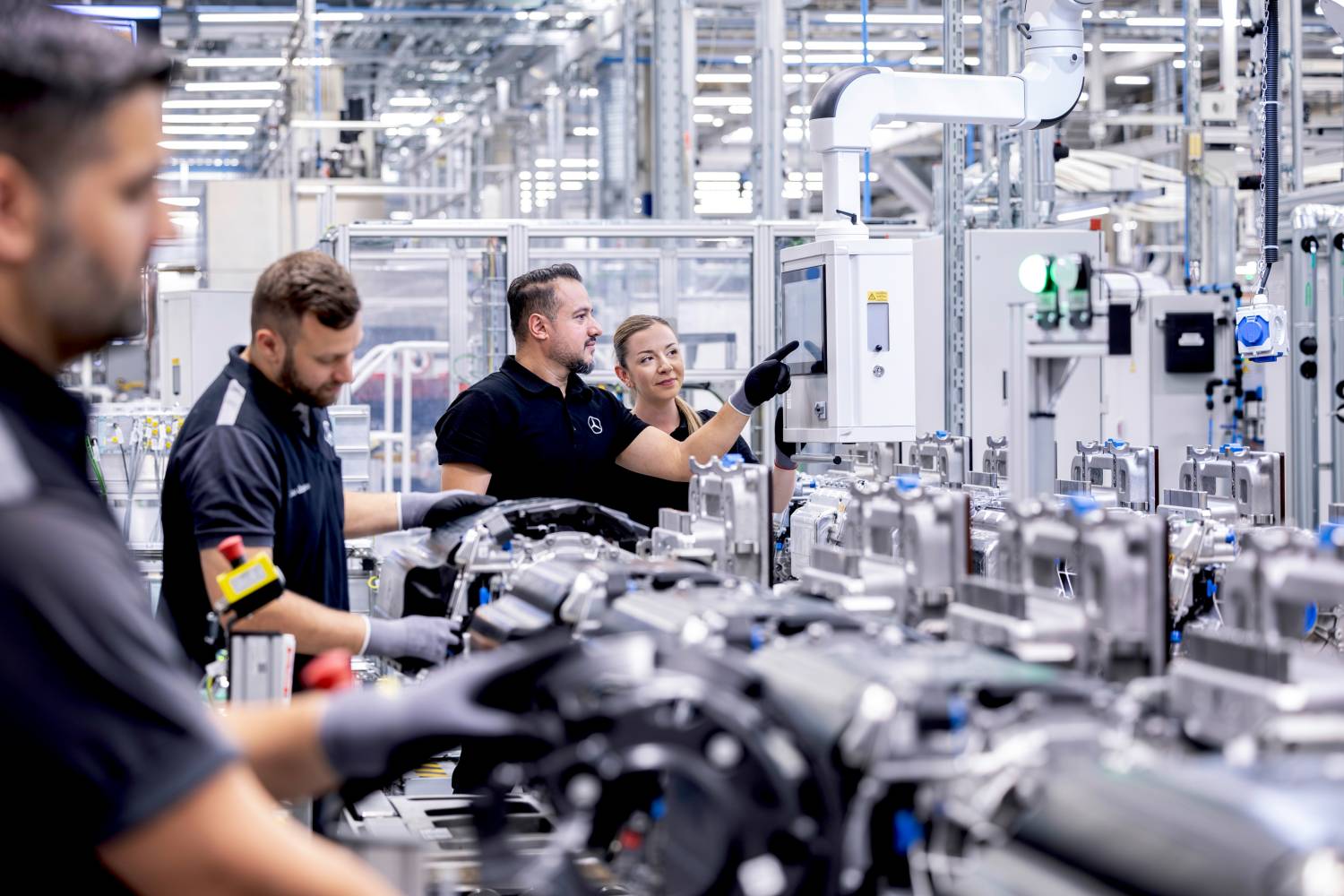Untert-rkheim-startet-Produktion-elektrischer-Antriebseinheiten-des-CLA