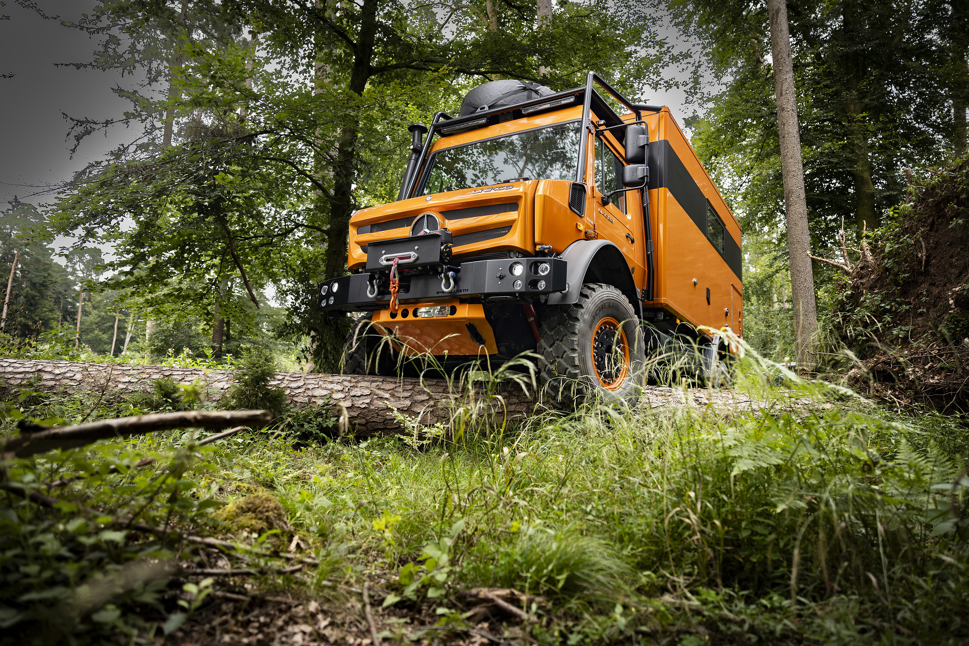 Unimog-und-Arocs-auf-der-Abenteuer-Allrad-in-Bad-Kissingen