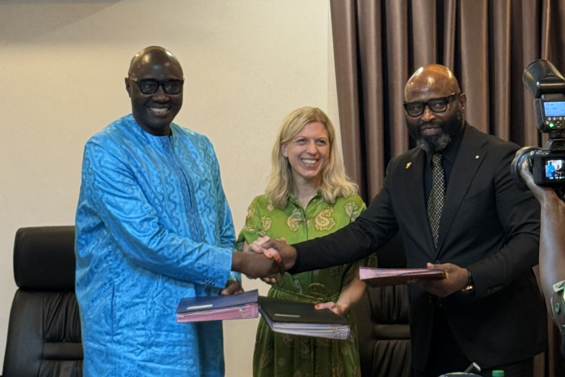 Daimler-Truck-baut-Lkw-Montagewerk-im-Senegal