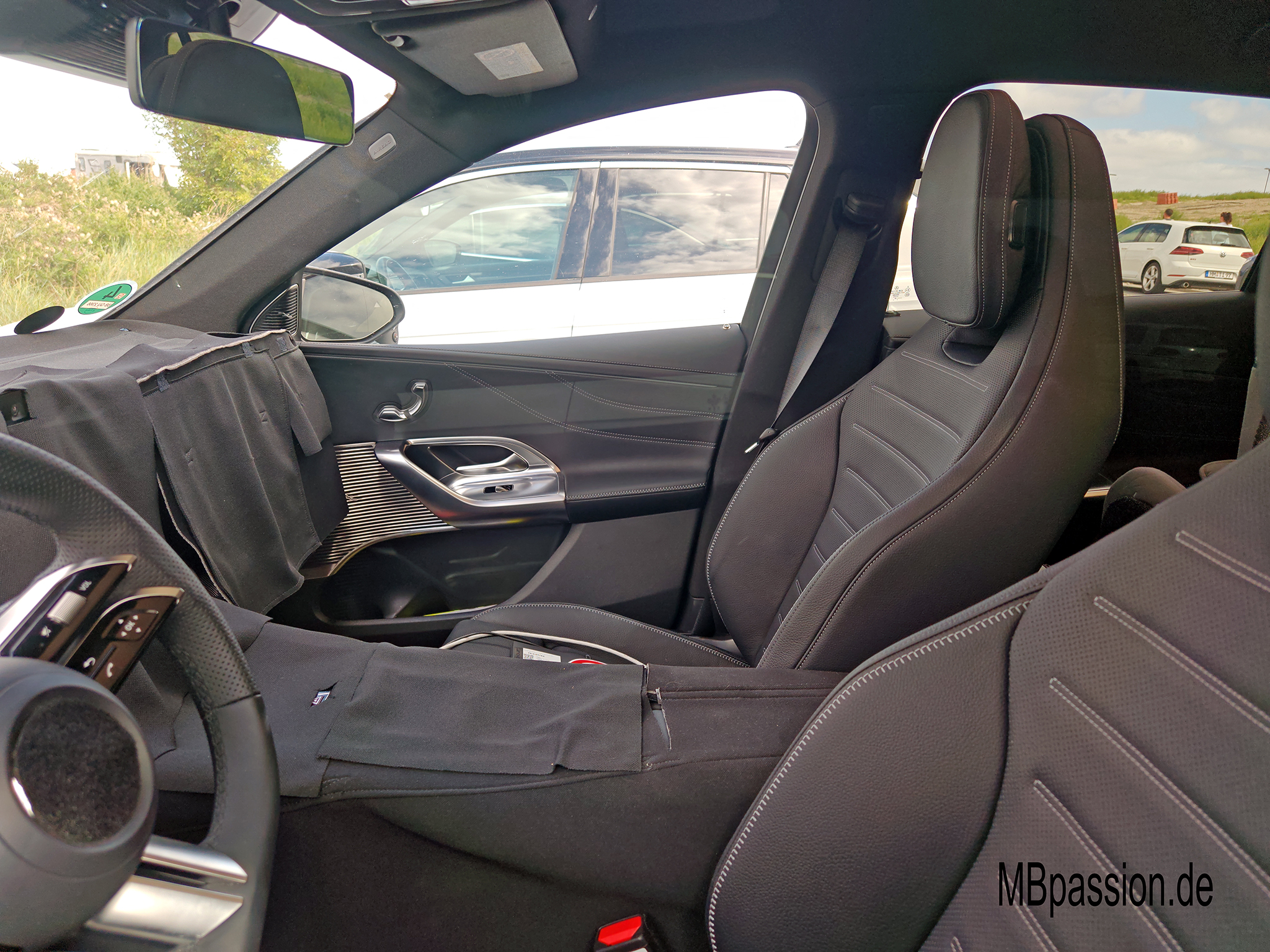Erlk-nig-Blick-auf-Interieur-T-rverkleidung-des-GLC-EQ
