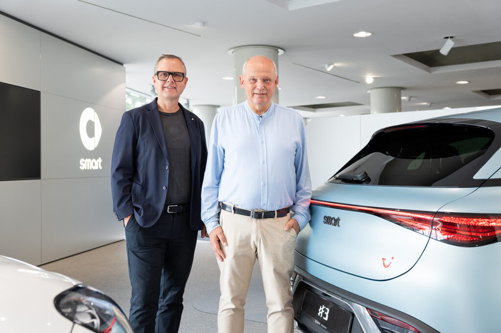 CEO-der-TUI-Group-bernimmt-smart-3-TUI-Edition-in-Hannover