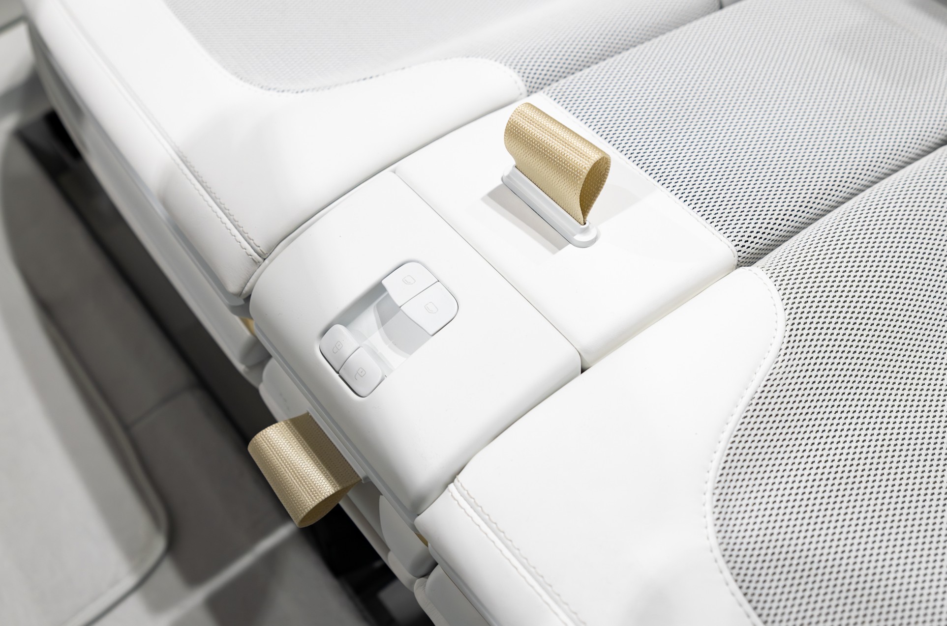 smart #2 kommt mit durchgehender Sitzbank - erste offizielle Bilder zum smart #2 Interieur !
