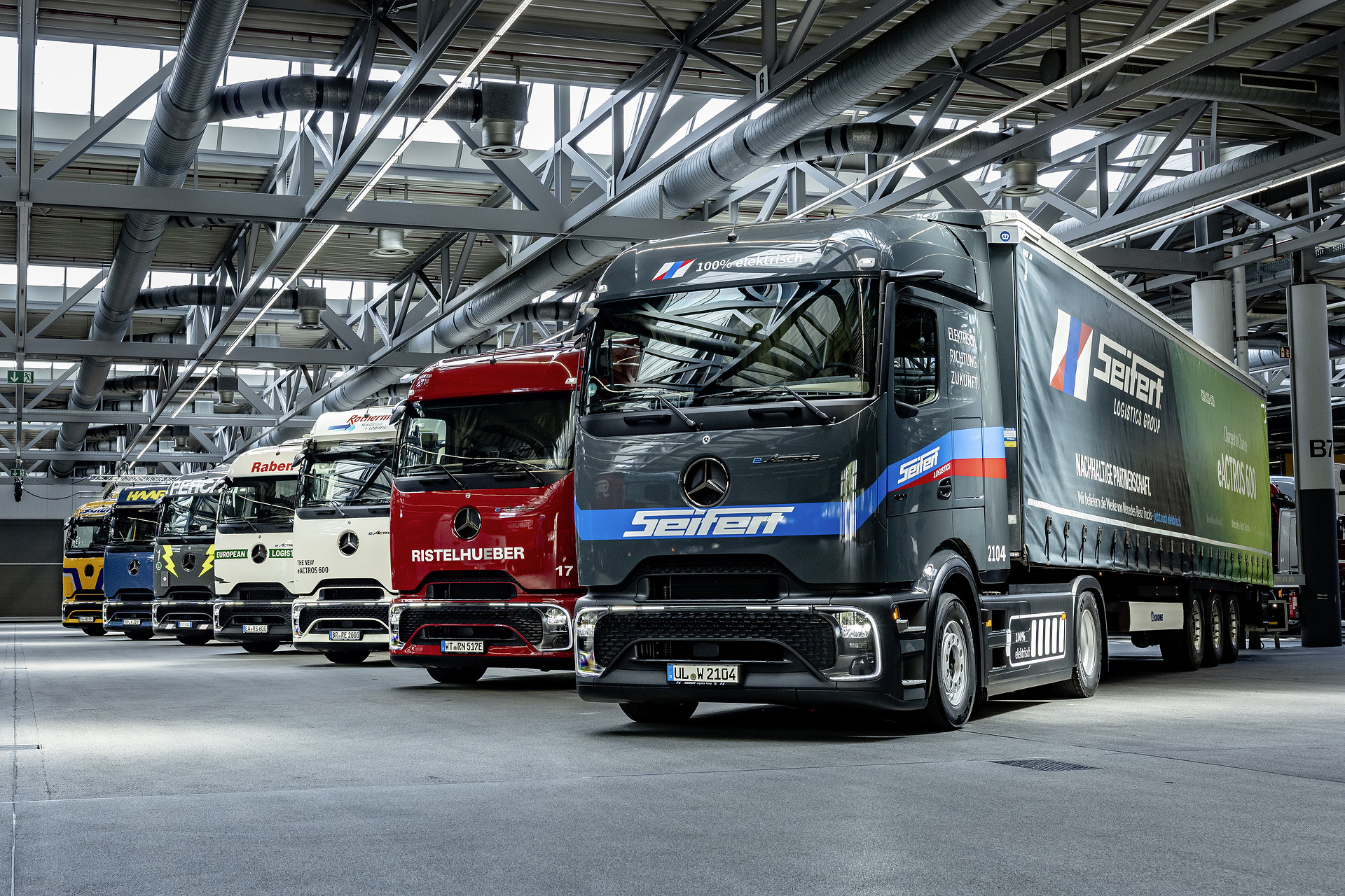 Mercedes-Benz-Trucks-E-Lkw-beweisen-Alltagstauglichkeit-im-Fernverkehr