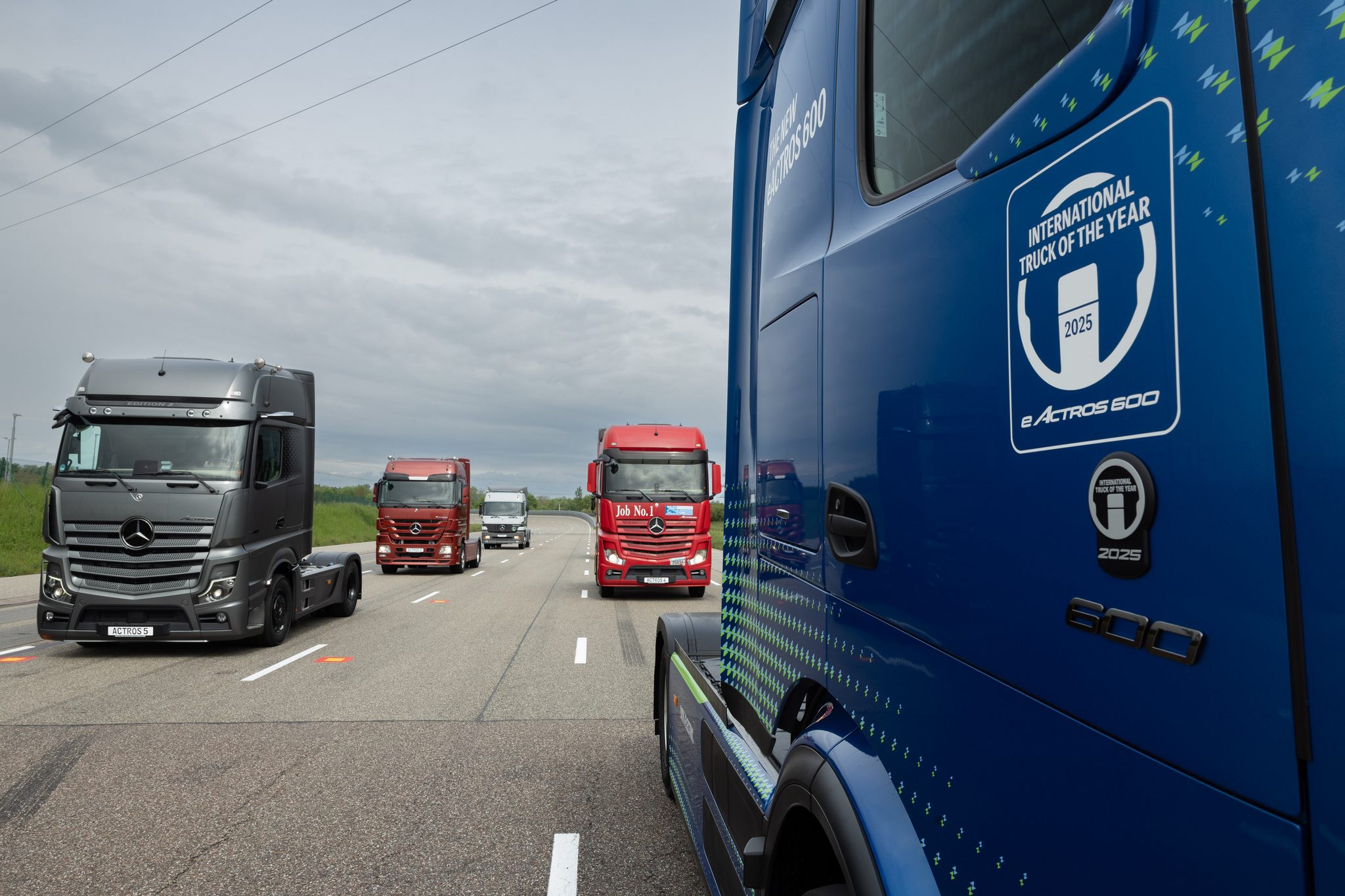 Warum Mercedes-Benz Lkw noch den Stern tragen dürfen & müssen