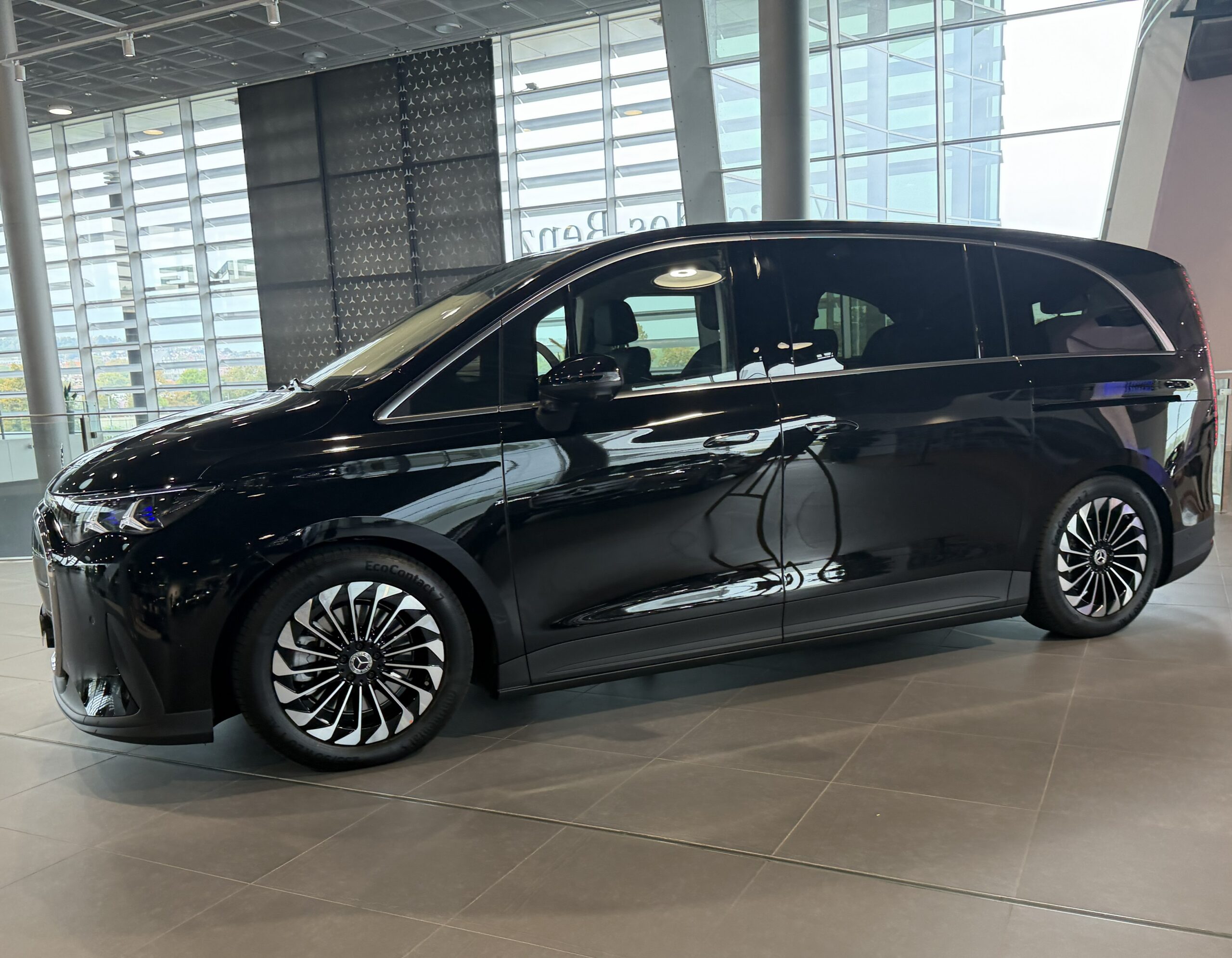 Mercedes VLE Grand Limousine mit Sensorik für MB.DRIVE ASSIST PRO