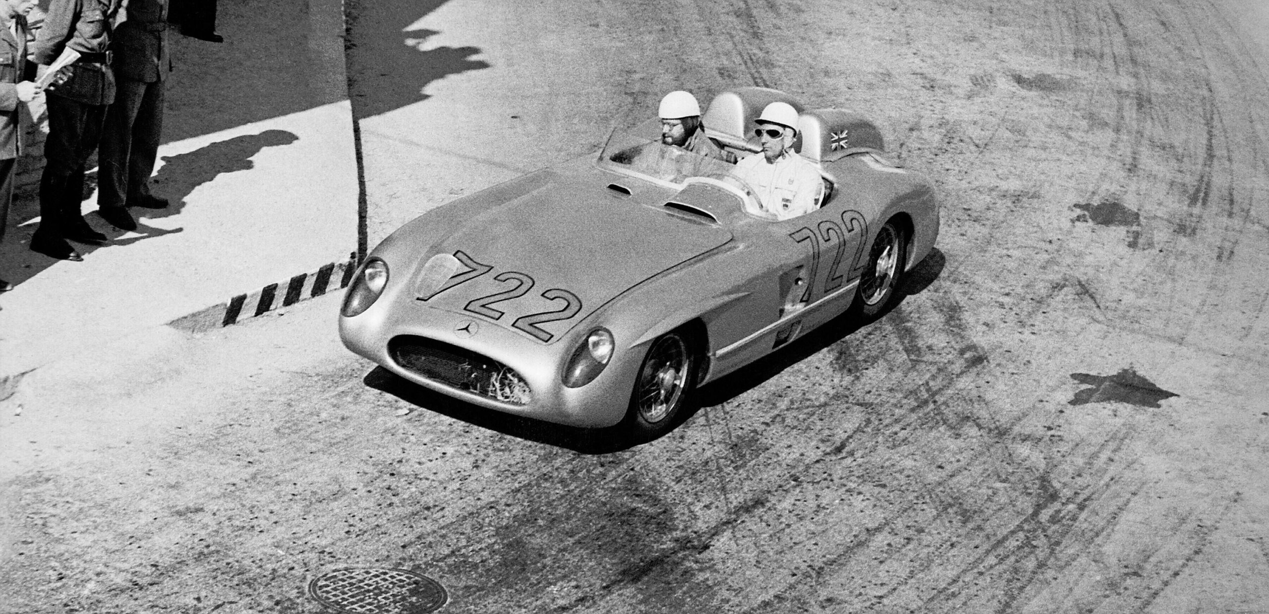 Mercedes-Benz bei der Mille Miglia 2021 ehrt Sir Stirling Moss